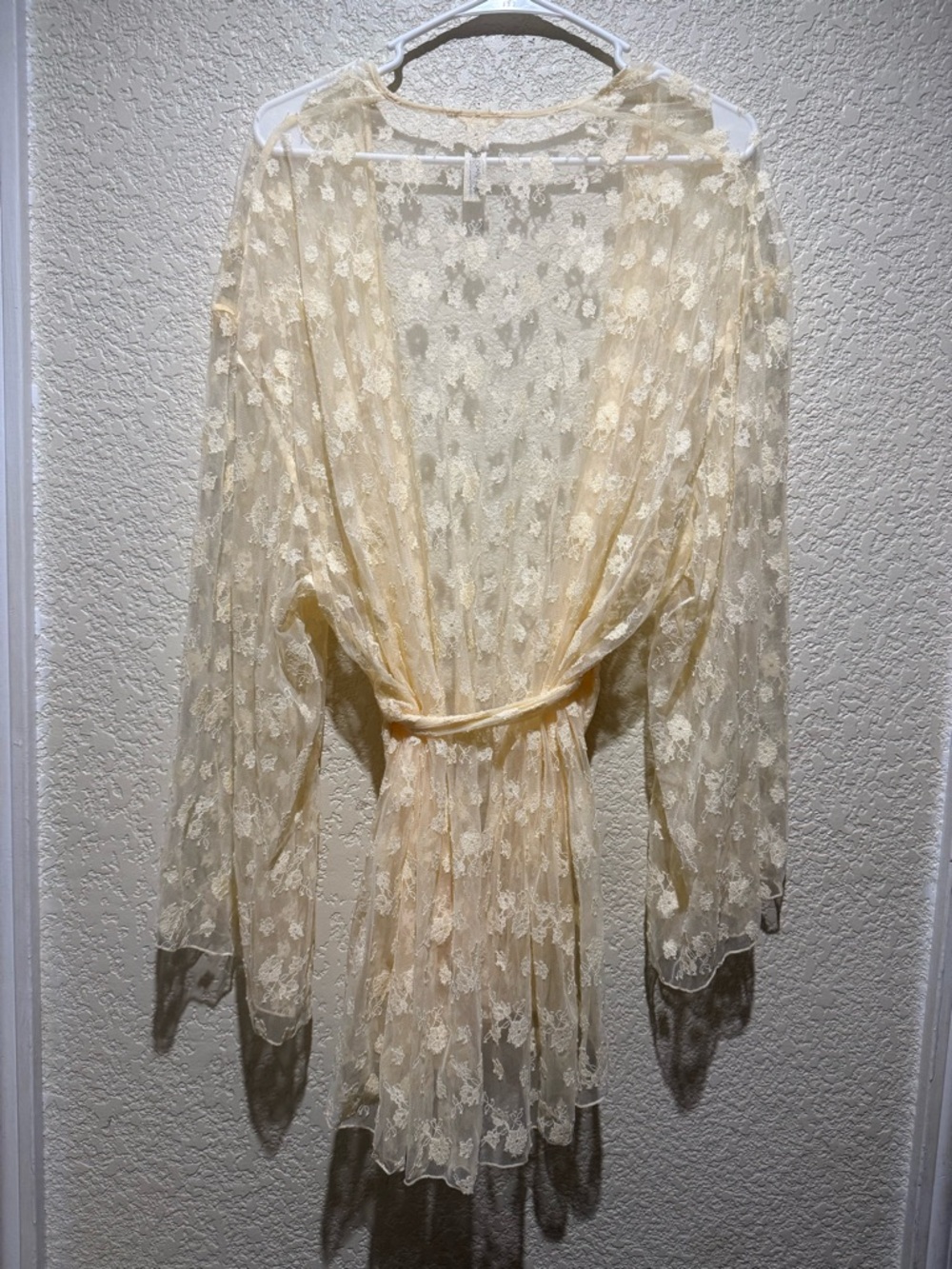 SKIMS Spring Intimates Lace Robe Butter Yellow RARE Size XL - Picture 5 of 8